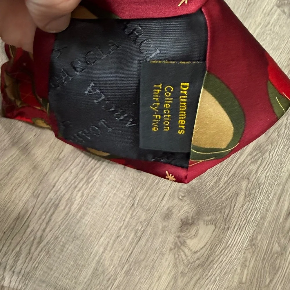 J Garcia Drummers Collection Thirty-Five‎ Silk Tie Red Holiday Christmas Music